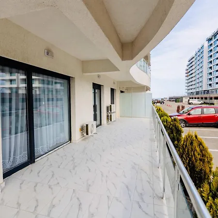 Hubix - Casa Del Mar C2 *