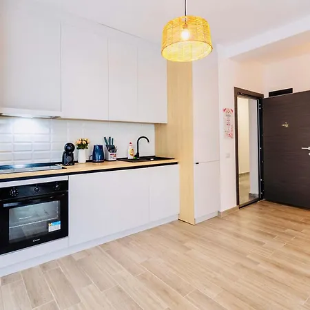 Hubix - Casa Del Mar C2 *