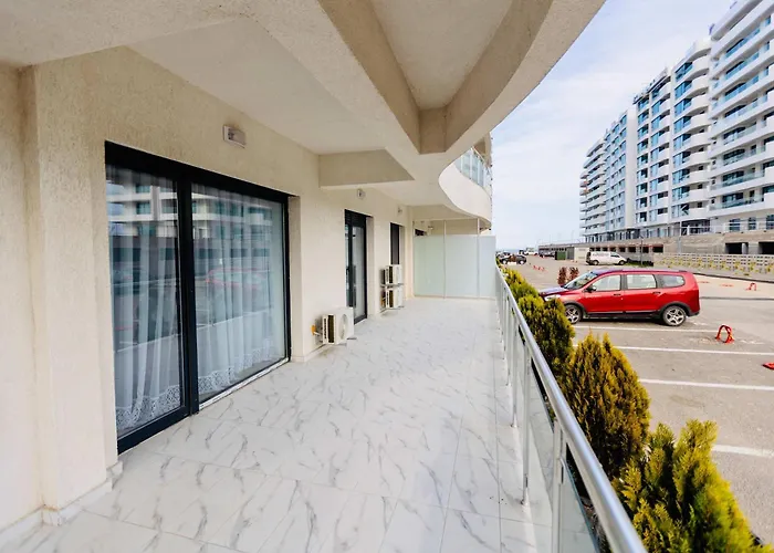 Hubix - Casa Del Mar C2 *