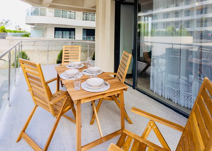 Hubix - Casa Del Mar C2 *