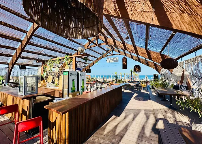 Hubix - Casa Del Mar C2 *